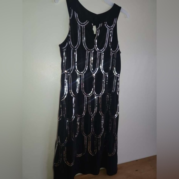 Dress sleeveless tank style midi. Super light fabric any occasion - Picture 6 of 7